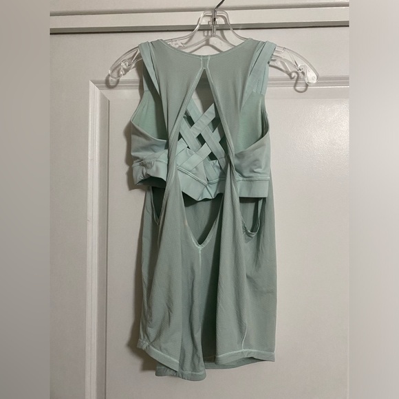 Lululemon Play Condition Workout Top - Picture 2 of 4